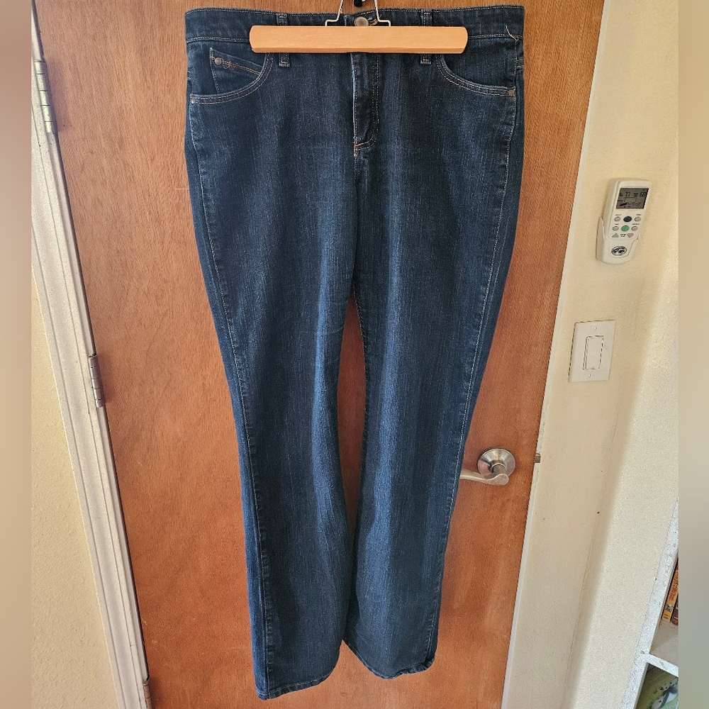 Wrangler Q-Baby Cowgirl Cut Mid-Rise Cash Ultimate Riding Jeans 13/14×36